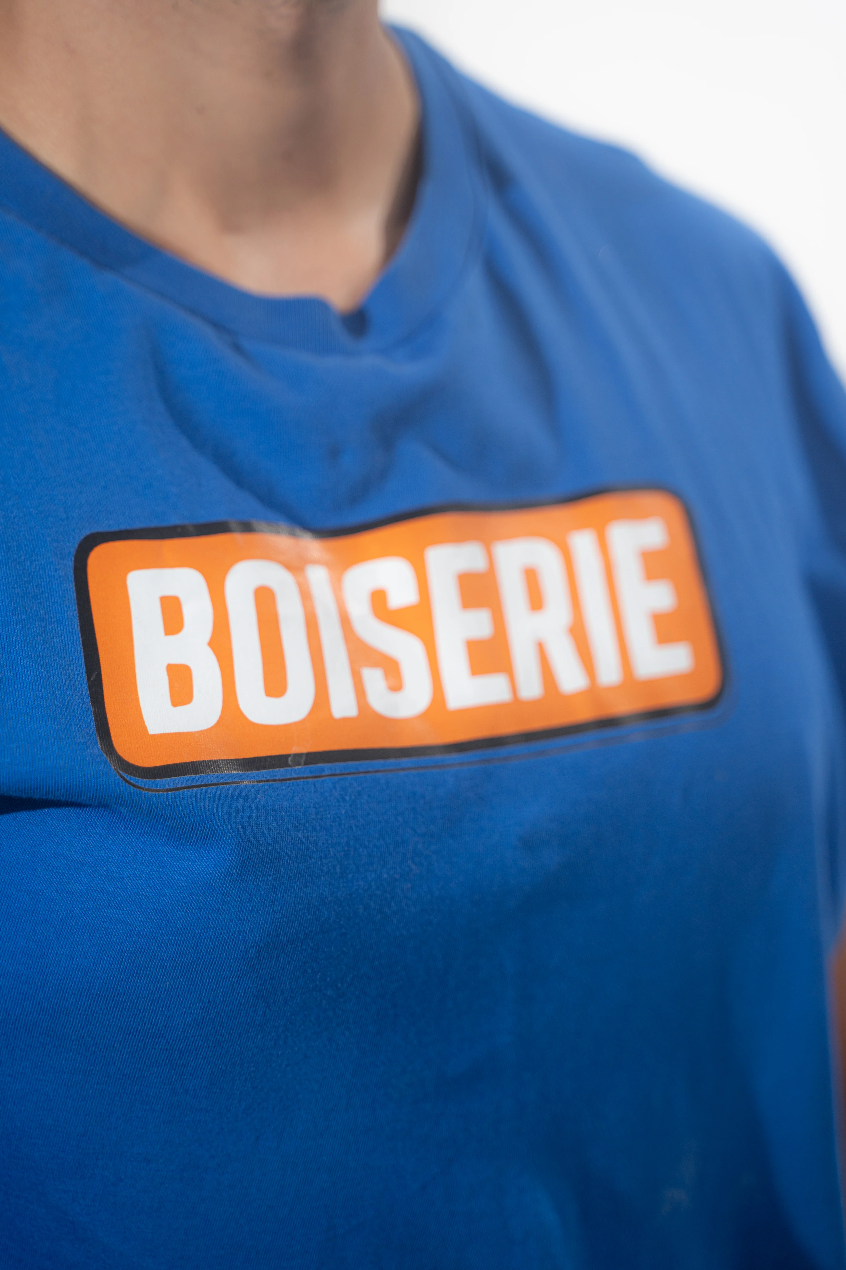 LE T-SHIRT BLEU BOISERIE ORANGE - Image 2